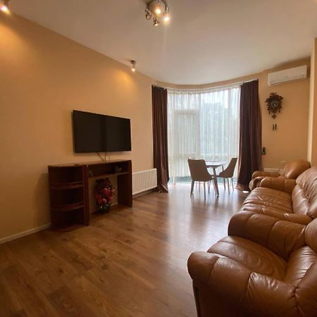 Apartment On Dragomirova Kijów Zewnętrze zdjęcie